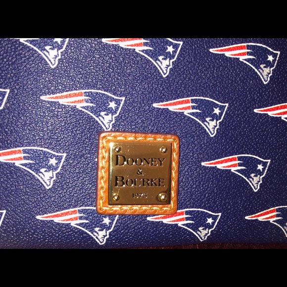 Dooney & Bourne Patriots crossbody bag - Picture 4 of 4
